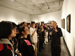 “视觉履痕30——杨参军油画作品展”亮相安徽省美术馆