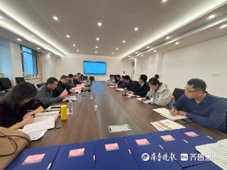 枣庄市薛城区教研员视导龙吟中学教学工作