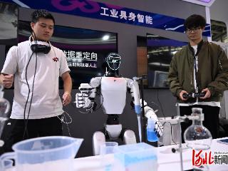 聚焦2025中国国际数字经济博览会•现场｜打卡数字展馆 体验未来生活