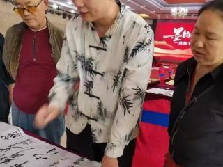 九年育万人：教育工作者子白的初心坚守