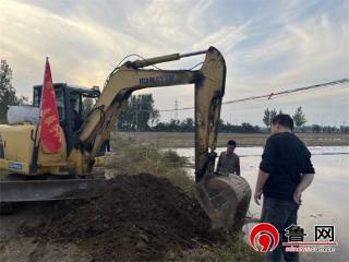 挖沟疏渠抢农时——德州天衢新区赵虎镇：干群合力筑牢秋粮丰收线
