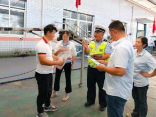 平坝区专项整治交通不文明行为 绘就城市文明出行画卷