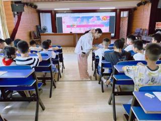 余干县第三小学：“心灵课堂”护成长 向阳少年逐光行