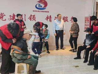济宁太白湖新区许庄街道荷韵花园社区联合碧桂园天绘小区开展“社区服务‘一站式’”公益活动