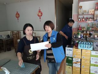 仙营街道谢营社区开展“世界粮食日 网格惜粮行动”活动