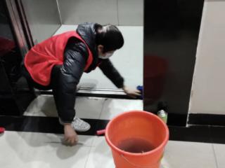 谢营科技大厦网格室开展“道德模范在身边”宣讲活动