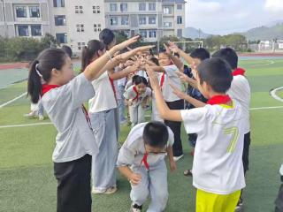 铅山县葛仙山镇中心小学开展心理团辅活动