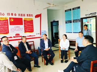 铜仁职大：校地联动破解村民3000斤南瓜滞销难题