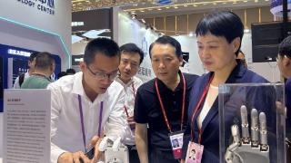 安徽AI技艳珠江 皖产智能机器人应用多个场景