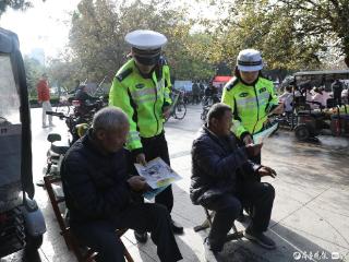 守护“夕阳红”！临清交警进公园送交通安全“叮嘱”