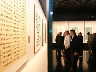 千年汉碑“活”了！一场隶书展，如何让中原大地与两汉大唐倾谈？