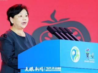 2025年全国农产品产销大会｜龙大哥辣子鸡创始人李顺利：用美味干锅传递贵州热情
