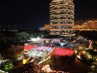 追光海岱楼·奇妙淄博夜｜蹴鞠穿越千年，活力闪耀今宵