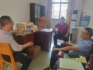 丰城中学考察团到上高二中开展考察交流活动