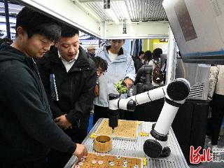 聚焦2025中国国际数字经济博览会｜数字“加料”，生活可以这么“潮”