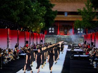 青春华章丨以时尚为笔，绘文化新篇