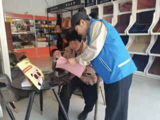 任城区安居街道开发园区开展老年人防诈骗宣传活动