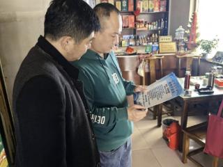 仙营社区开展“反电信诈骗宣传进商铺”志愿服务活动