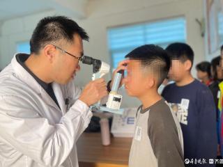 护航青少年眼健康！九三学社聊城市委进校园开展近视公益筛查活动