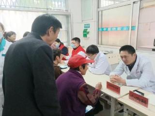 秋日暖人心 义诊送健康——徐家楼街道前灌社区联合山东省泰山医院开展义诊活动