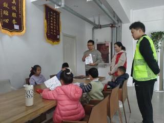 济宁太白湖新区许庄街道东方御园社区“彩绘童年 趣味英语”公益课堂开课啦！