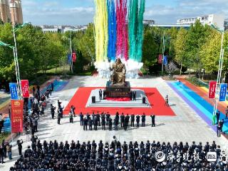山东商务职业学院举行建校50周年“神农氏”雕像揭幕仪式