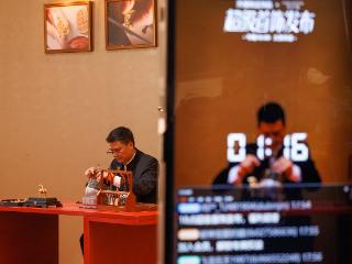 天猫超级首饰发布携手周大福，以故宫美学与IP矩阵推动黄金年轻化转型