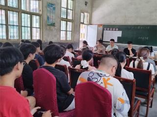 执守育人初心，点亮校园星光——记扎根乡村教育陈善其校长