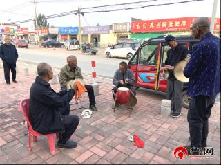 德州天衢新区抬头寺镇开展“文体广场欢乐多 锣鼓小镲奏起来”文化活动