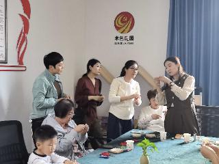 【文化社区】上高街道学苑社区妇联：非遗蛇结映水晶，智能变色传文脉