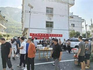 铅山县英将乡司法所开展“法援惠民生 关爱老年人”普法活动