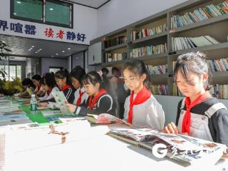 凤冈退休教师安升强：创办公益书屋，打造社区“文化加油站”