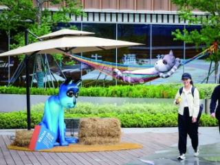 “喵月当空”首展登陆南京