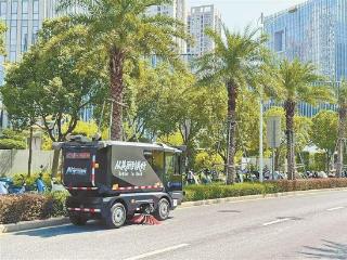 向“智”而行 我市大力推动环卫作业向机械化智慧化转型