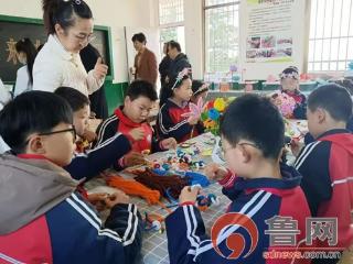 滕州市大坞镇休城小学“美育社团”扮靓第九届滕州书展