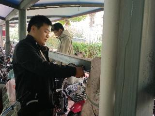 解居民充电难题！双龙社区新增电动车充电设备