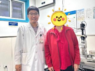 济南市眼科医院成功实施内窥镜下右眼虹膜囊肿切除术