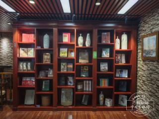 西书房·新华先锋书店：快速寻珍的知识圣殿