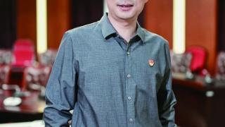 向青山:以创新破题,用匠心授课 向青山:以创新破题,用匠心授课