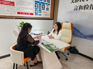 张文静：社区里的烦心事 有“法”儿解决丨聚焦“两高四着力” 人大代表在行动