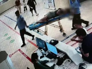惊险！年轻女子狂炫自助餐后摔倒，“钢铁胃”破裂！北大人民青岛医院普外科医生紧急提醒