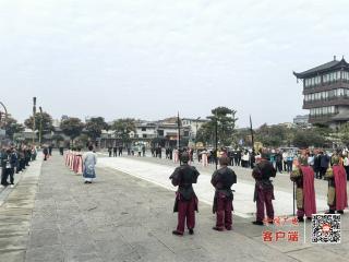 千余游客漫步房县西关印象，共赏千年诗酒风华