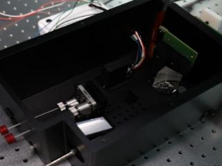 突破光谱检测瓶颈！中国计量大学本科生团队研制高分辨率光谱仪