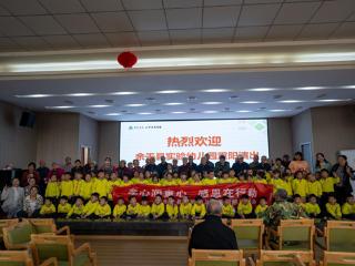 余干县实验幼儿园重阳节敬老活动温暖上演