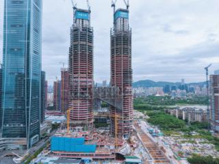 深圳超级总部基地项目建设新进展 C塔6000吨连廊“牵手”成功