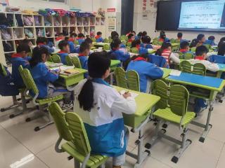 家长入校探日常管理，家校同心筑成长根基——智源小学开展家长进校园活动