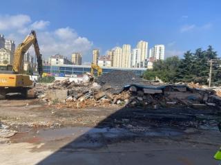 7天高效拆违腾地！青岛西海岸新区辛安街道兴华体育公园落地：居民添运动新空间，城市品质再升级