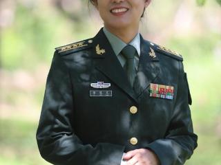 柔肩扛起拓荒之责，掌心传递医者温度！军医李慧灵的海岛坚守