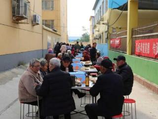 济宁市任城区南张街道刘堤头村：家风浸润重阳节 邻里共话敬老情