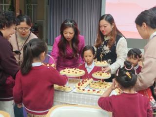 科技赋能传孝道 洪山一幼童心敬老暖金秋